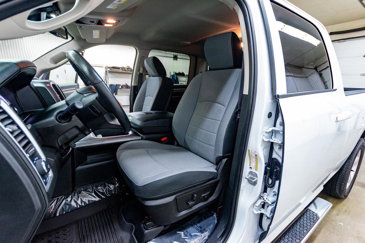 2022 Ram 1500 Classic 4x4 Crew Cab SLT Nav BCam Red Deer AB