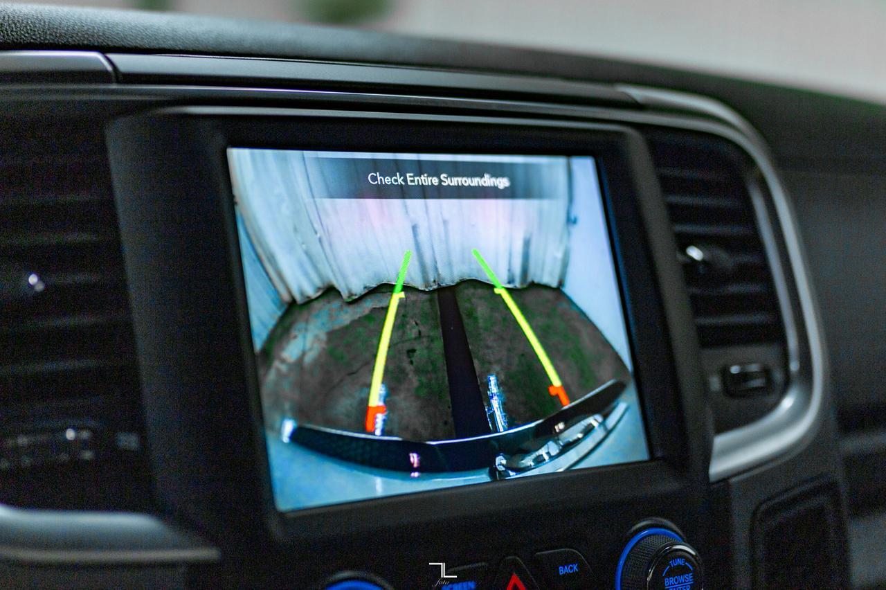 2022 Ram 1500 Classic 4x4 Crew Cab SLT Nav BCam Red Deer AB