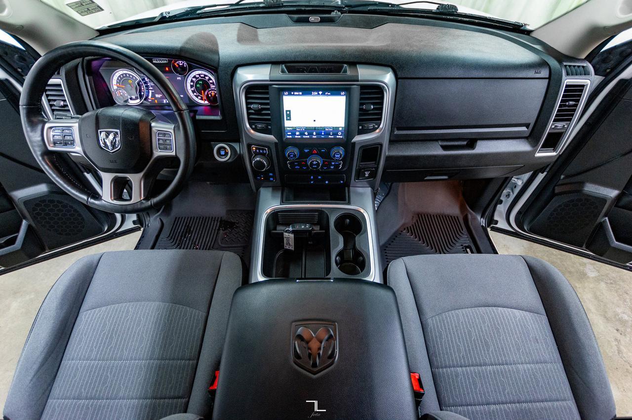 2022 Ram 1500 Classic 4x4 Crew Cab SLT Nav BCam Red Deer AB