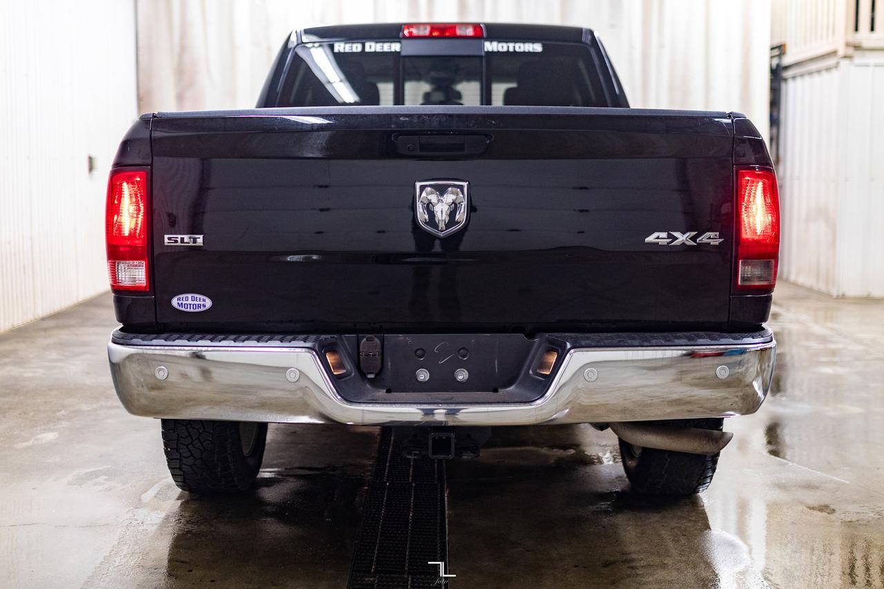 2022 Ram 1500 Classic 4x4 Crew Cab SLT Nav Roof BCam Red Deer AB