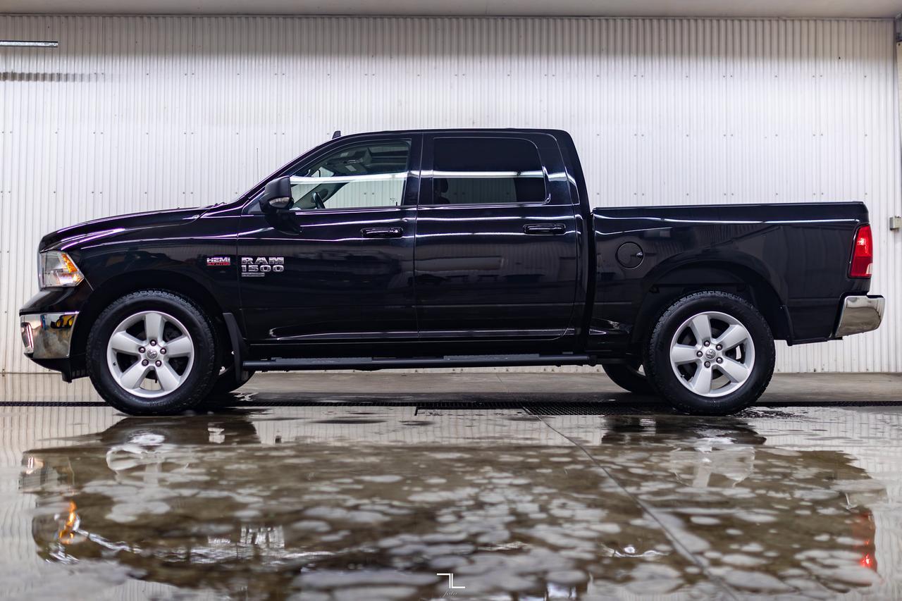 2022 Ram 1500 Classic 4x4 Crew Cab SLT Nav Roof BCam Red Deer AB