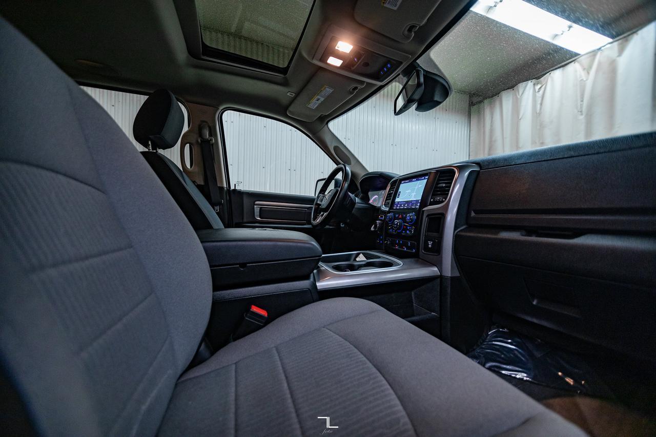 2022 Ram 1500 Classic 4x4 Crew Cab SLT Nav Roof BCam Red Deer AB