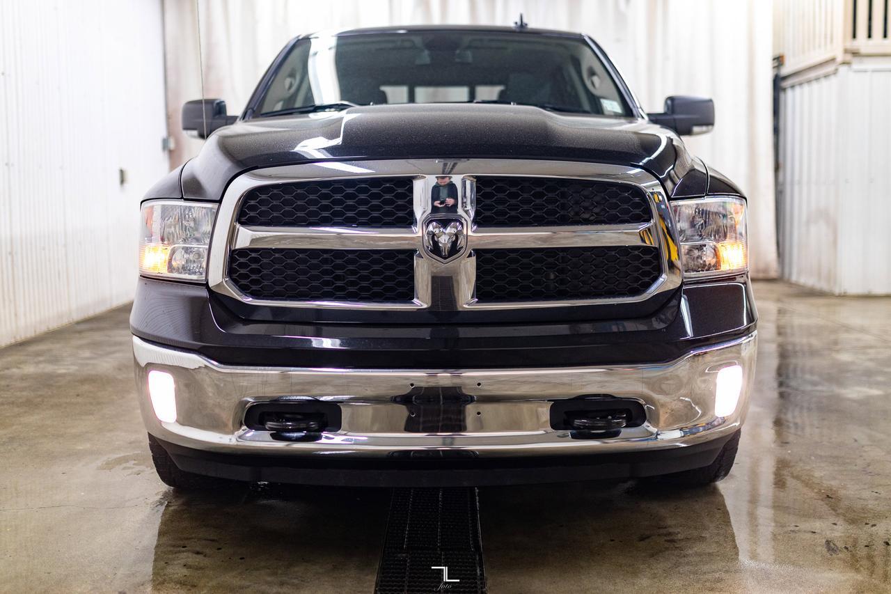 2022 Ram 1500 Classic 4x4 Crew Cab SLT Nav Roof BCam Red Deer AB