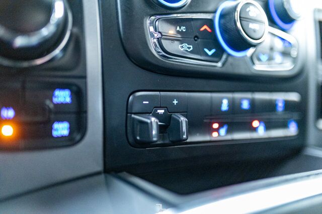 2022 Ram 1500 Classic 4x4 Crew Cab SLT Nav Roof BCam Red Deer AB