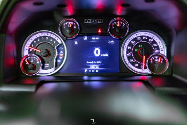 2022 Ram 1500 Classic 4x4 Crew Cab SLT Nav Roof BCam Red Deer AB