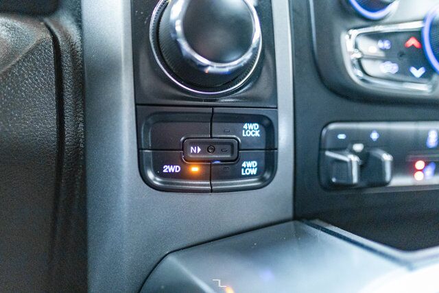 2022 Ram 1500 Classic 4x4 Crew Cab SLT Nav Roof BCam Red Deer AB