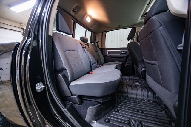 2022 Ram 1500 Classic 4x4 Crew Cab SLT Nav Roof BCam Red Deer AB