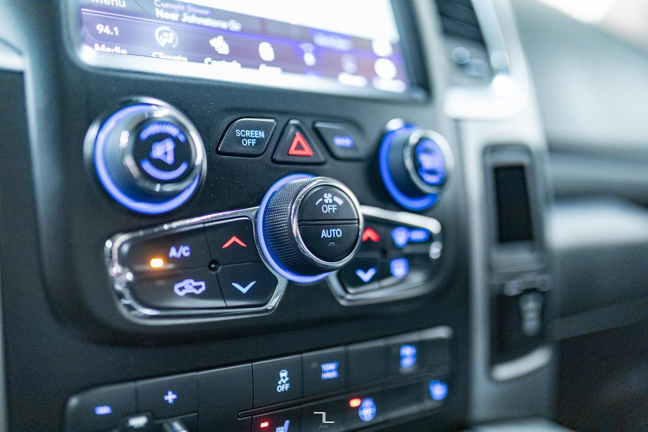 2022 Ram 1500 Classic 4x4 Crew Cab SLT Nav Roof BCam Red Deer AB