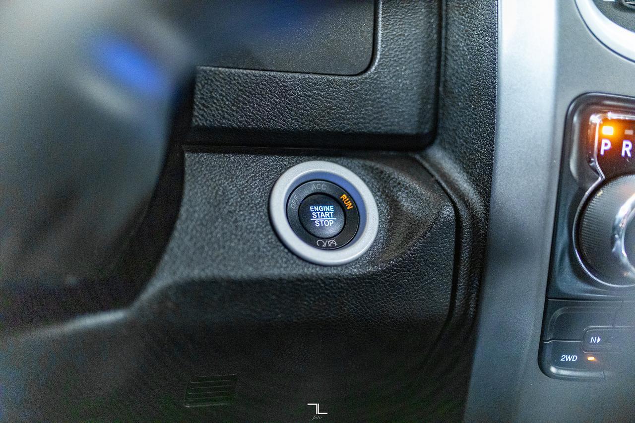 2022 Ram 1500 Classic 4x4 Crew Cab SLT Nav Roof BCam Red Deer AB