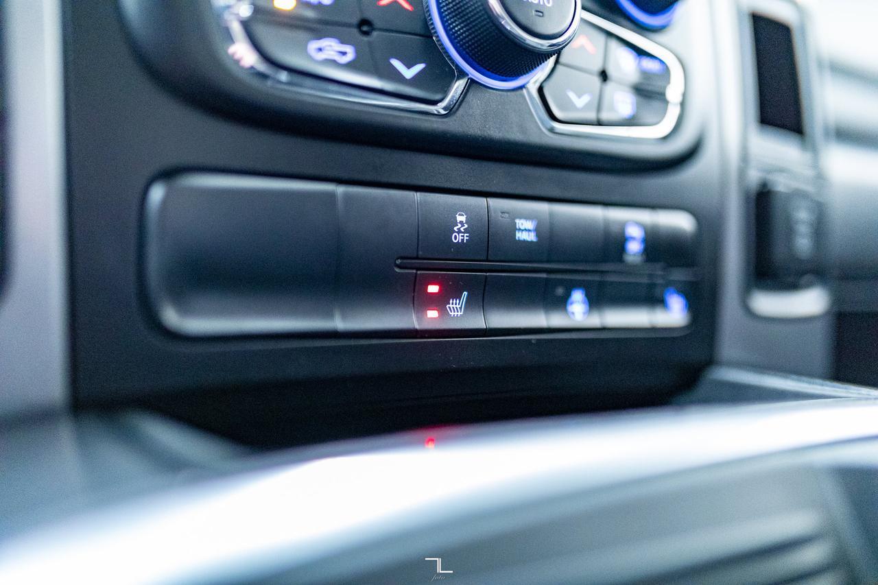 2022 Ram 1500 Classic 4x4 Crew Cab SLT Roof BCam Red Deer AB