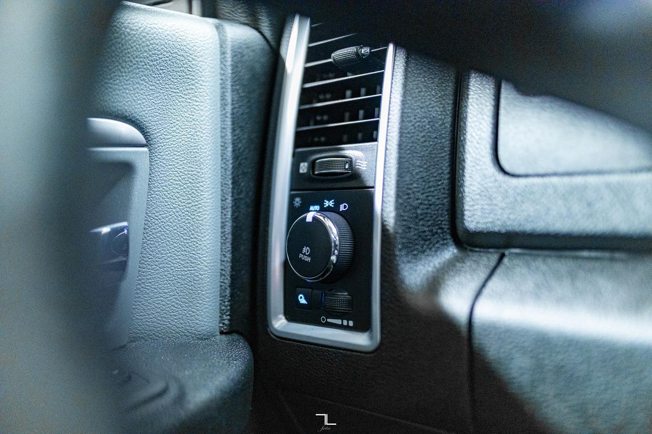 2022 Ram 1500 Classic 4x4 Crew Cab SLT Roof BCam Red Deer AB