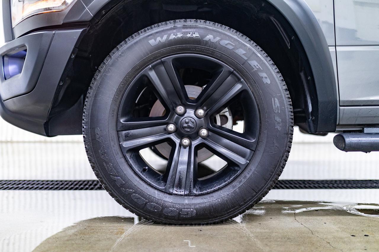 2022 Ram 1500 Classic 4x4 Crew Cab Warlock Leather Nav BCam Red Deer AB