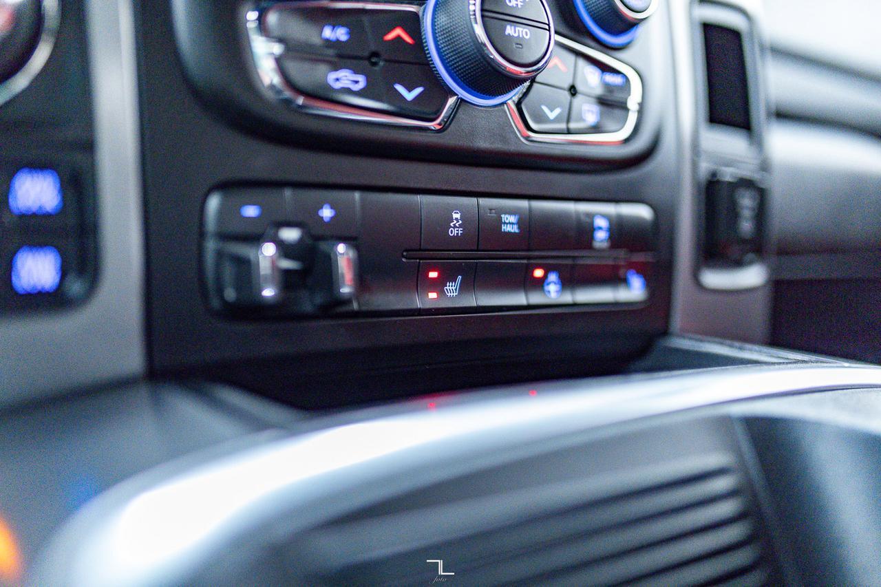 2022 Ram 1500 Classic 4x4 Crew Cab Warlock Leather Nav BCam Red Deer AB