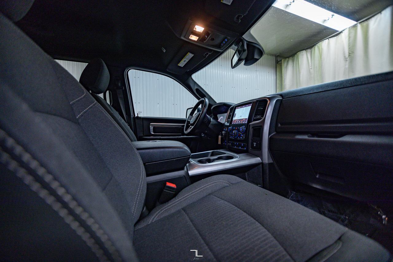 2022 Ram 1500 Classic 4x4 Crew Cab Warlock Nav BCam Red Deer AB