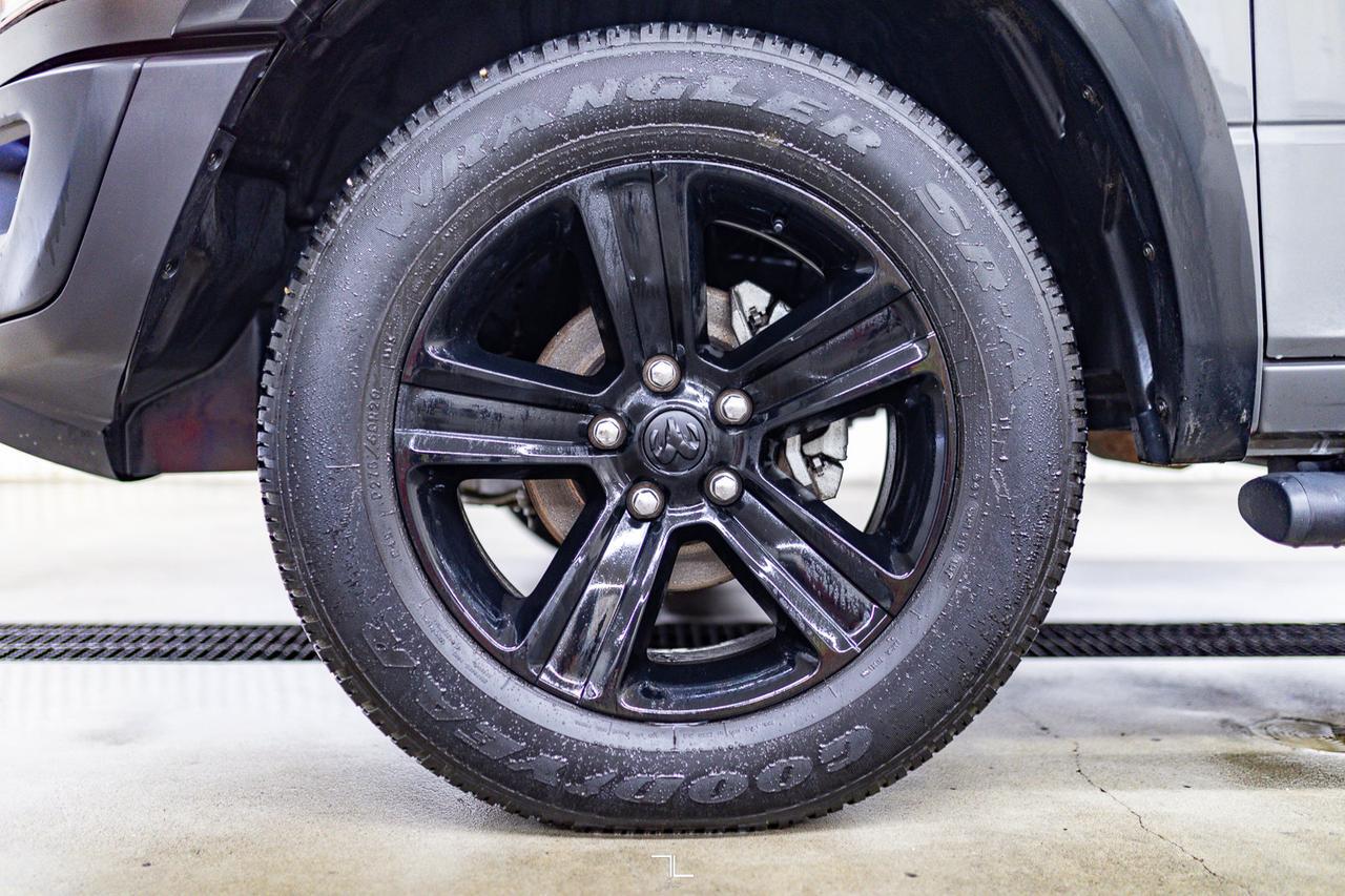2022 Ram 1500 Classic 4x4 Crew Cab Warlock Nav BCam Red Deer AB