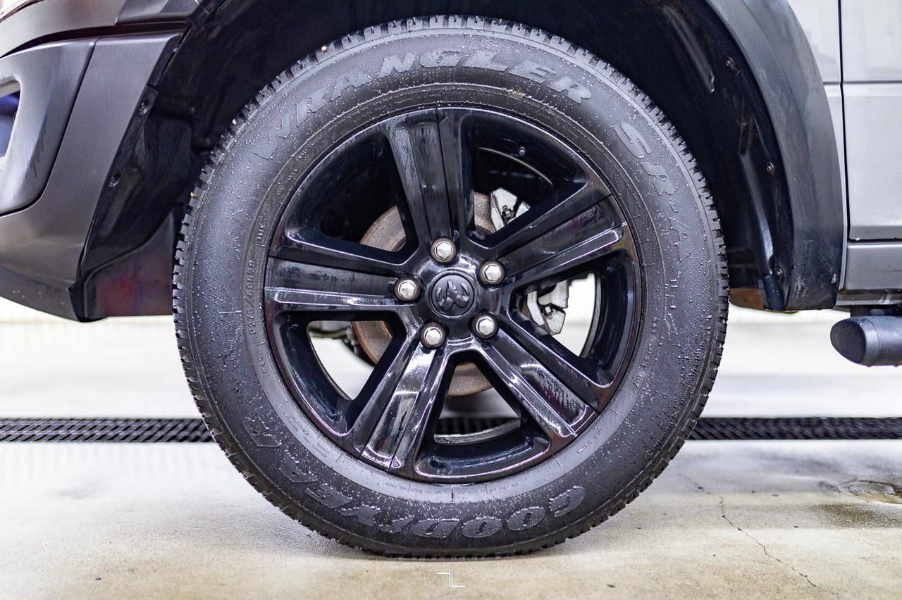 2022 Ram 1500 Classic 4x4 Crew Cab Warlock Nav BCam Red Deer AB