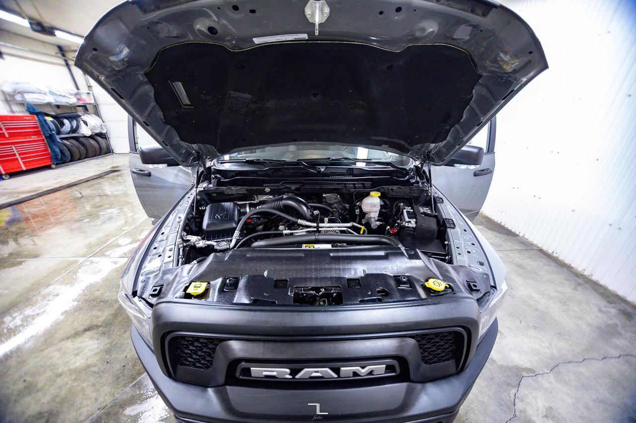 2022 Ram 1500 Classic 4x4 Crew Cab Warlock Nav BCam Red Deer AB