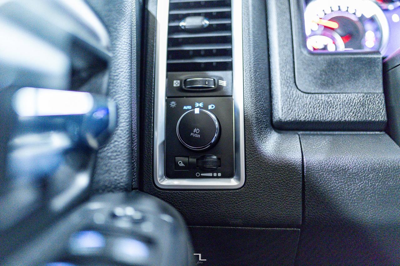 2022 Ram 1500 Classic 4x4 Crew Cab Warlock Nav BCam Red Deer AB