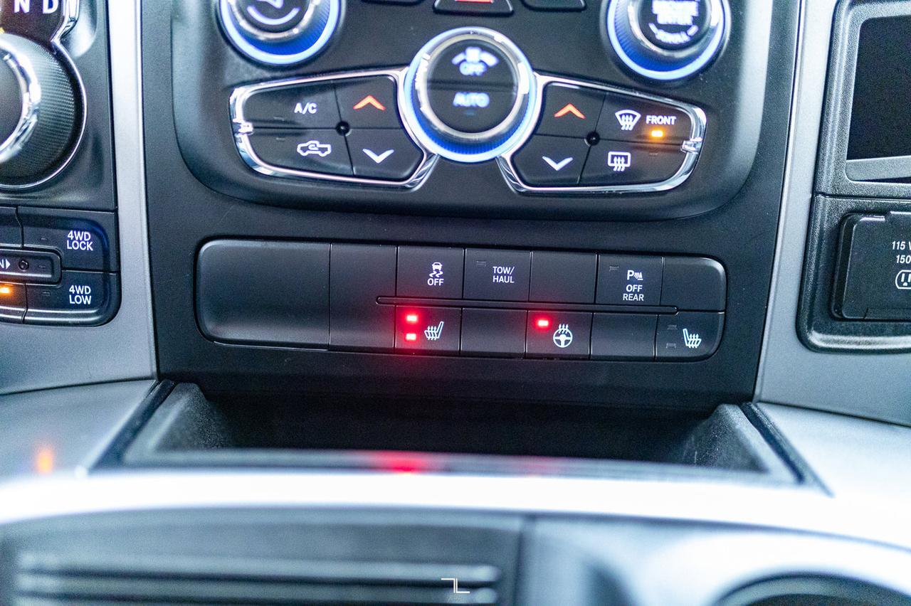 2022 Ram 1500 Classic 4x4 Crew Cab Warlock Nav BCam Red Deer AB