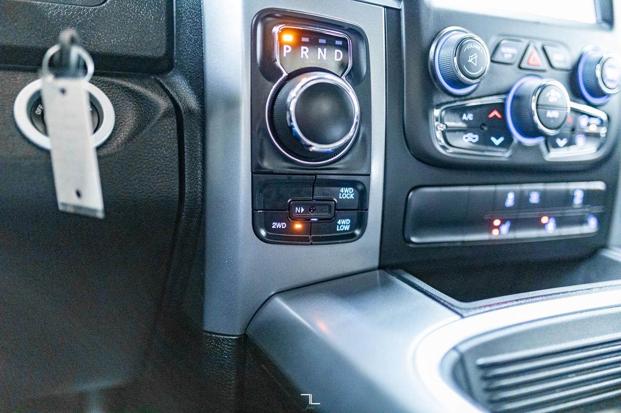 2022 Ram 1500 Classic 4x4 Crew Cab Warlock Nav BCam Red Deer AB