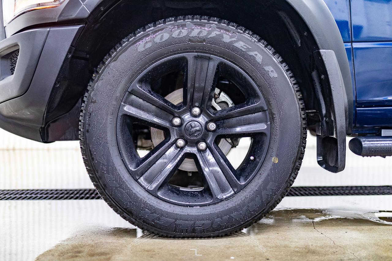 2022 Ram 1500 Classic 4x4 Crew Cab Warlock Nav BCam Red Deer AB