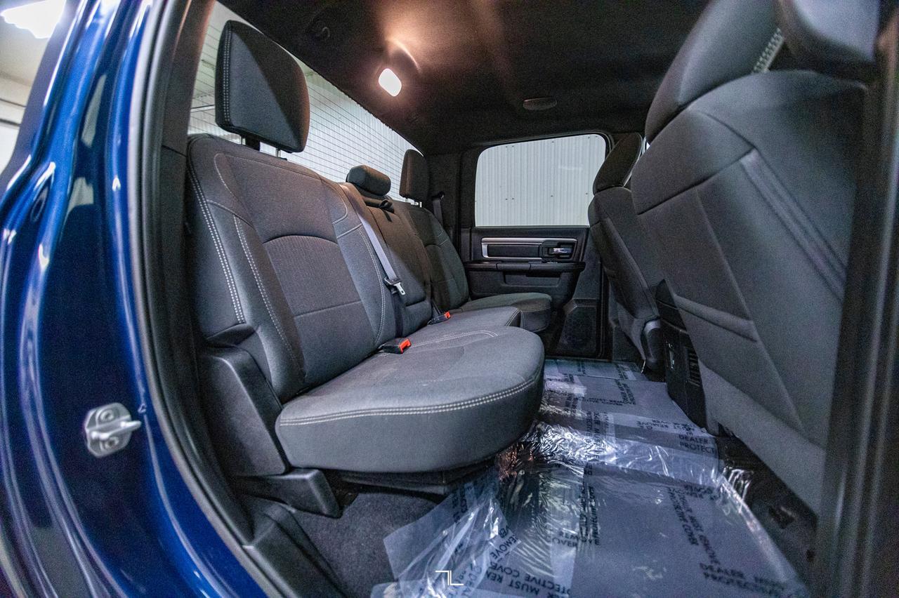 2022 Ram 1500 Classic 4x4 Crew Cab Warlock Nav BCam Red Deer AB