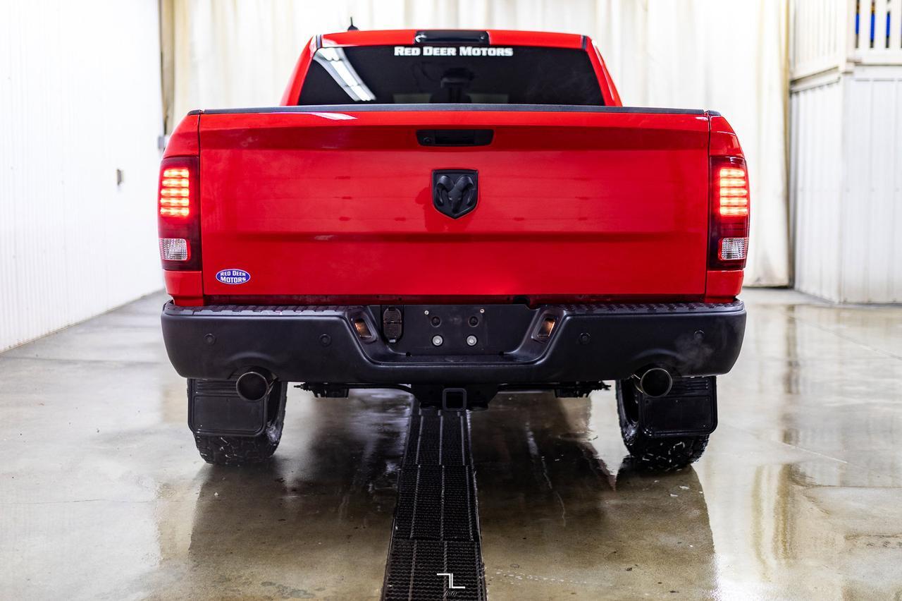 2022 Ram 1500 Classic 4x4 Crew Cab Warlock Nav BCam Red Deer AB