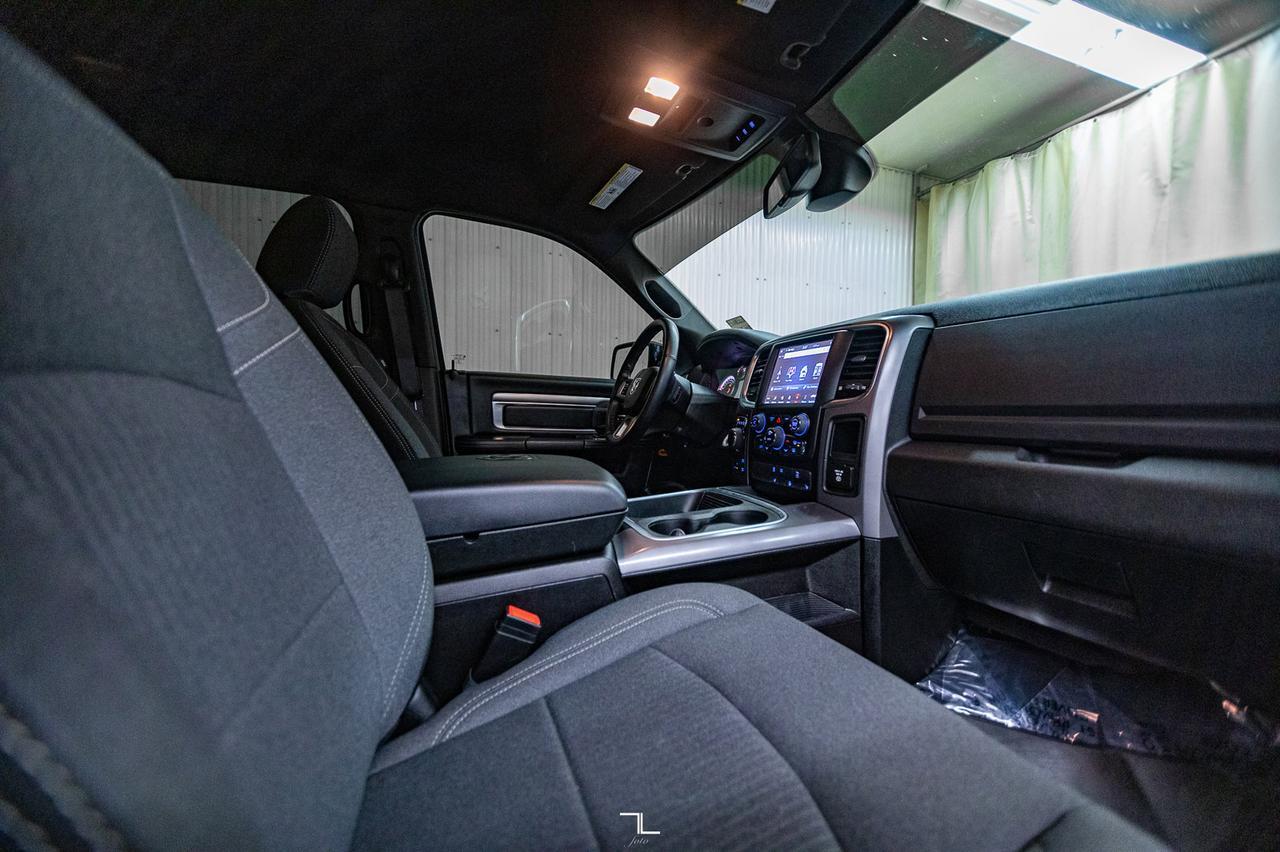 2022 Ram 1500 Classic 4x4 Crew Cab Warlock Nav BCam Red Deer AB