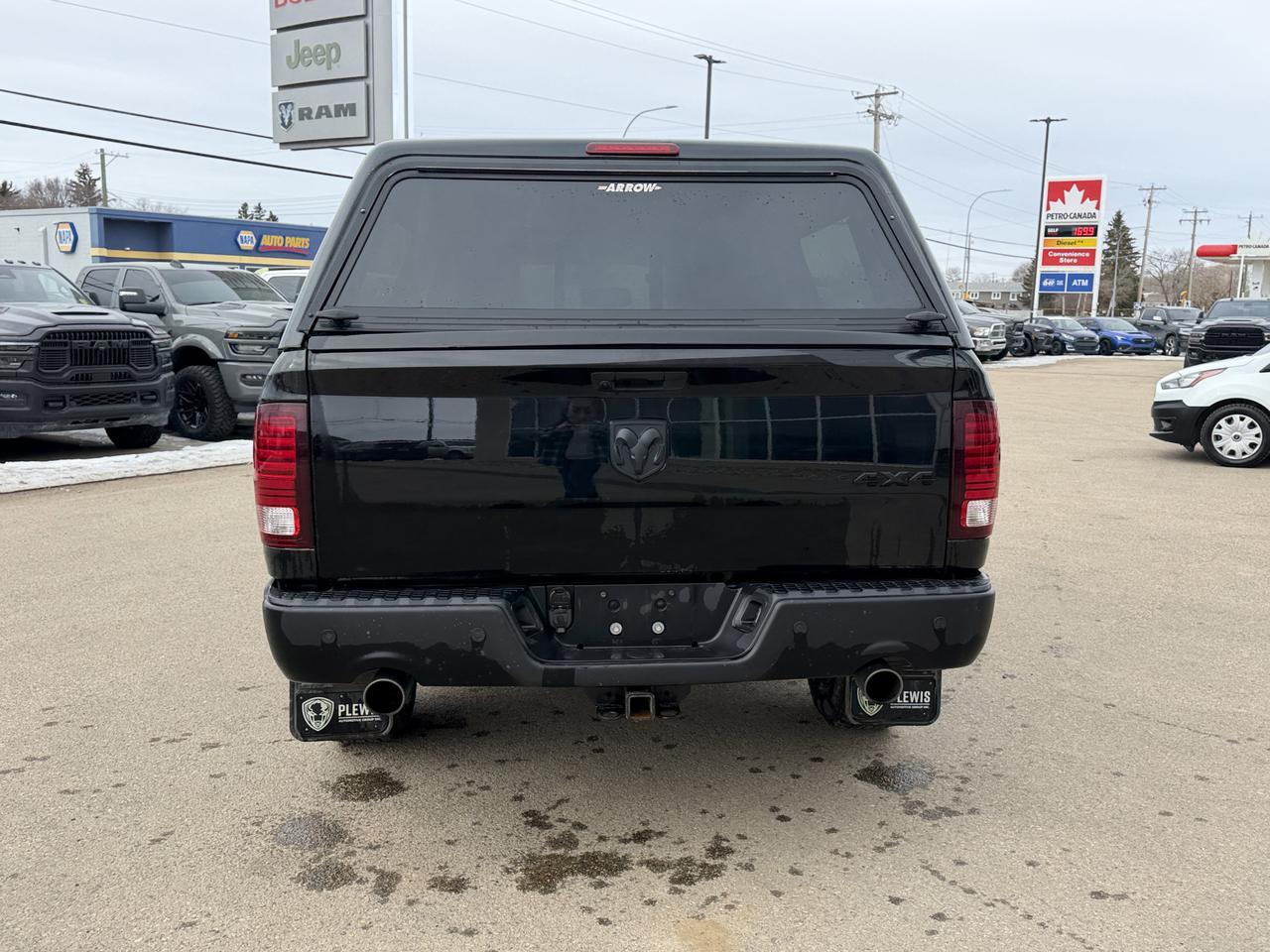 2022 Ram 1500 Classic Classic Warlock | V8 HEMI | NAV | Heated Seats | Remote Start | Rearview Camera | Towing Capability Redwater AB