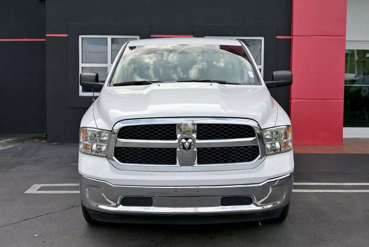 2022 Ram 1500 Classic Crew Cab SLT Pickup 4D 5 1/2 ft Doral FL