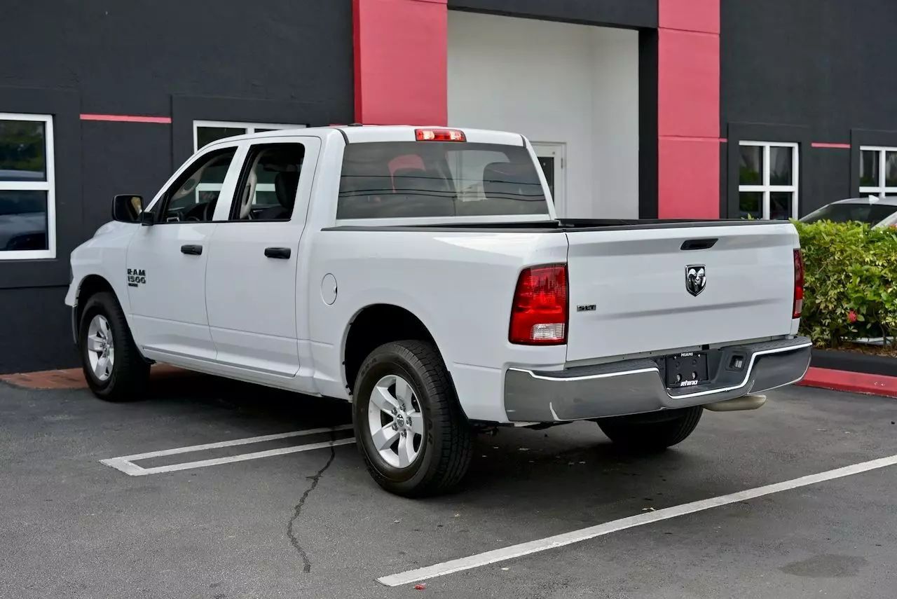 2022 Ram 1500 Classic Crew Cab SLT Pickup 4D 5 1/2 ft Doral FL