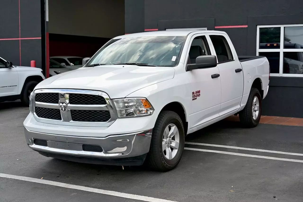 2022 Ram 1500 Classic Crew Cab SLT Pickup 4D 5 1/2 ft Doral FL