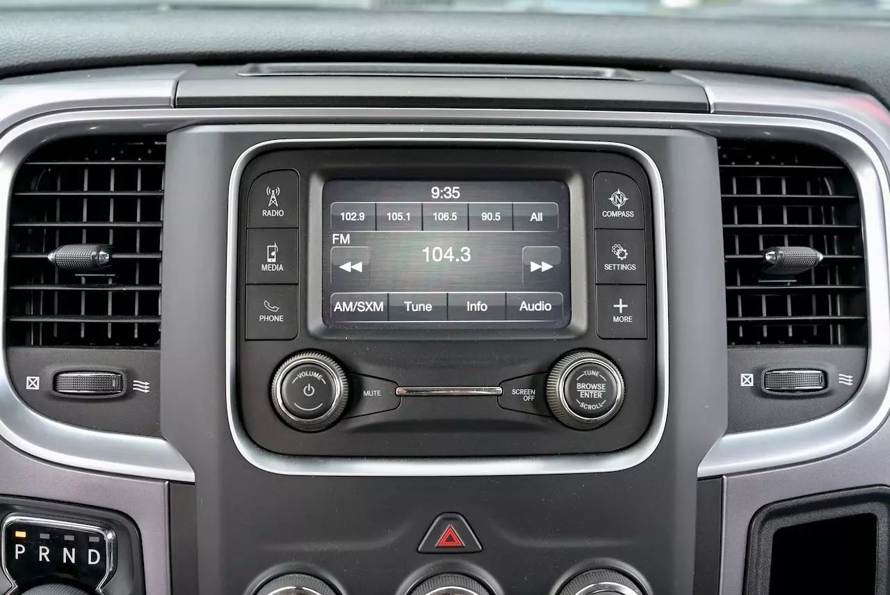 2022 Ram 1500 Classic Crew Cab SLT Pickup 4D 5 1/2 ft Doral FL