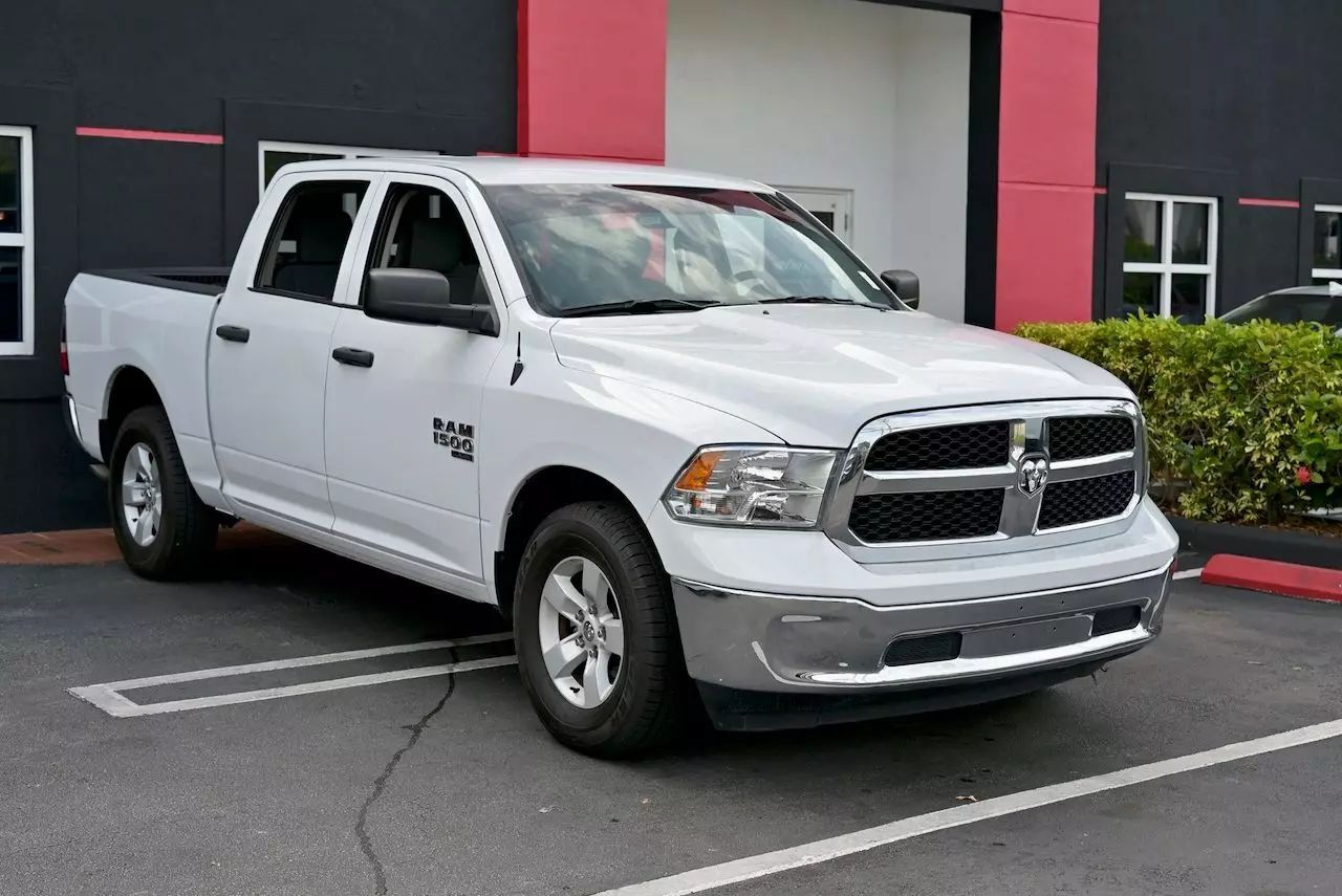 2022 Ram 1500 Classic Crew Cab SLT Pickup 4D 5 1/2 ft Doral FL