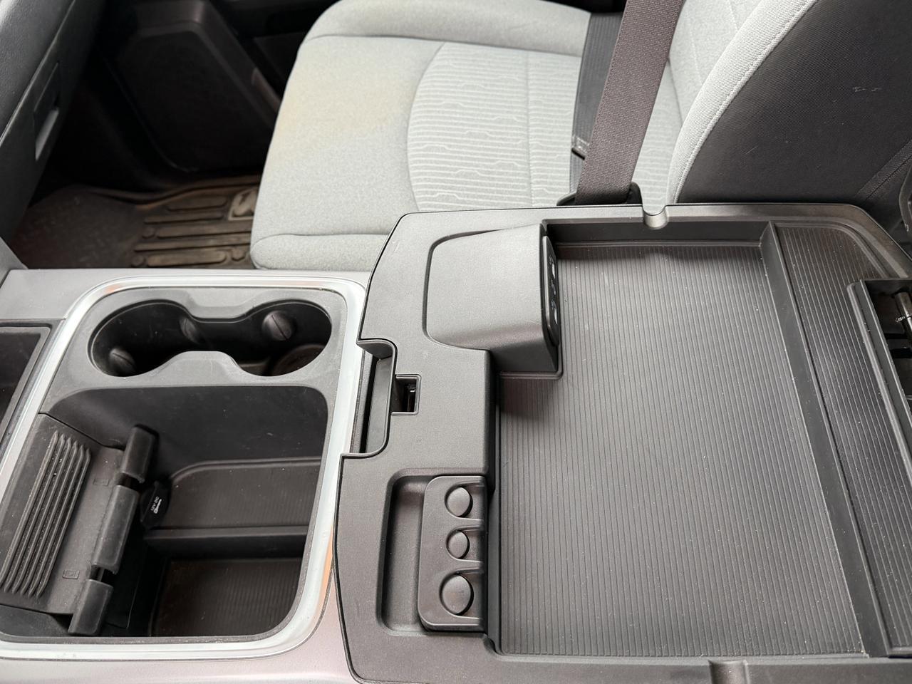 2022 Ram 1500 Classic Express Night Edition 4x4 | HEMI V8 | Sport Hood | 8.4IN Touchscreen NAV | 20IN Black Wheels Redwater AB