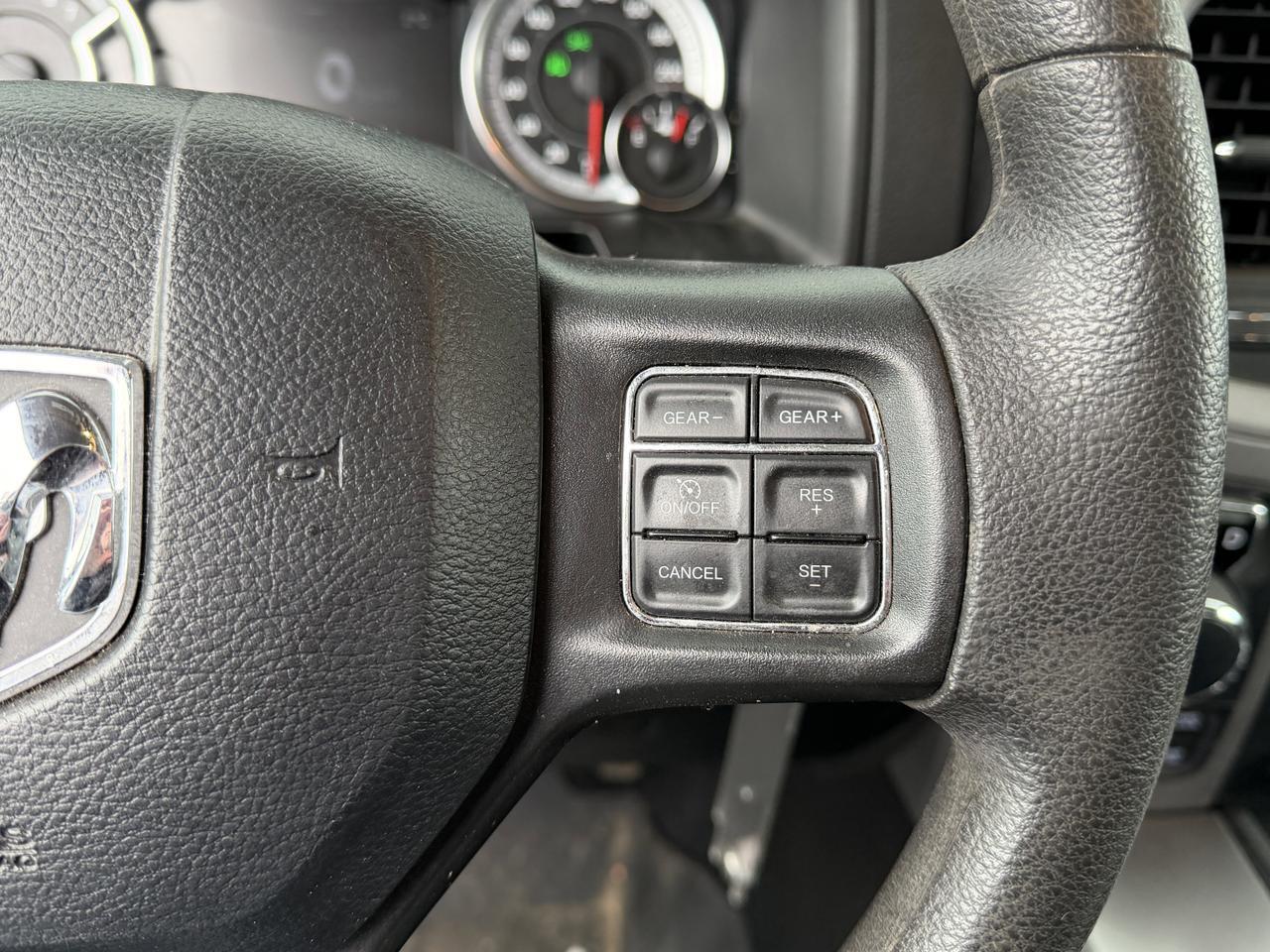 2022 Ram 1500 Classic Express Night Edition 4x4 | HEMI V8 | Sport Hood | 8.4IN Touchscreen NAV | 20IN Black Wheels Redwater AB