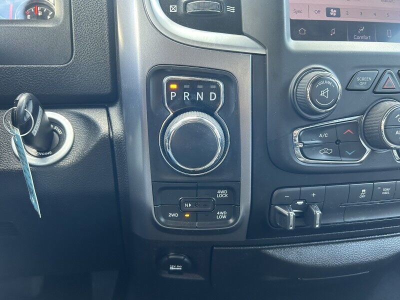 2022 Ram 1500 Classic SLT photo 18