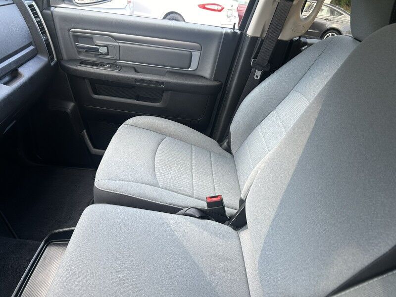 2022 Ram 1500 Classic SLT photo 17