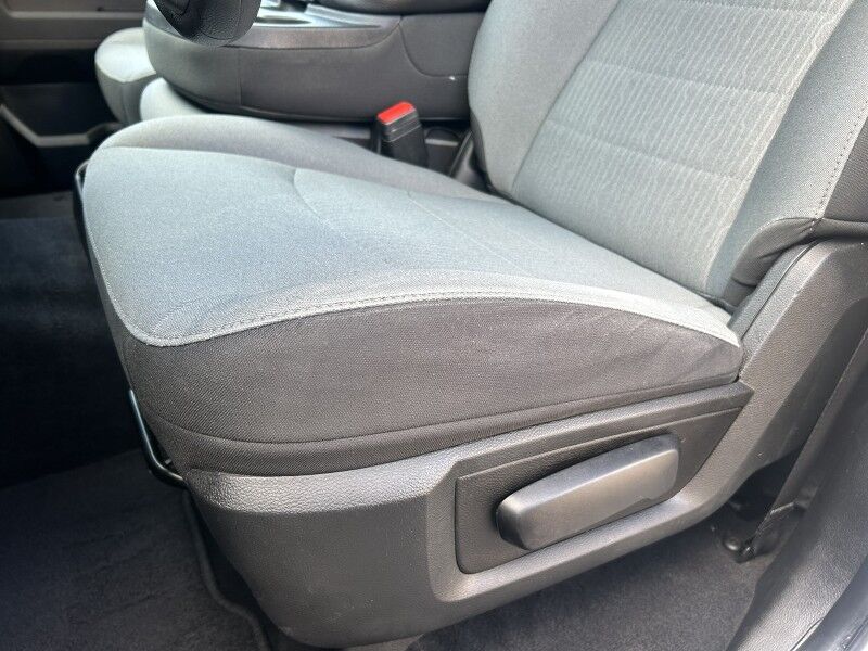 2022 Ram 1500 Classic SLT photo 9