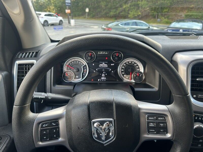 2022 Ram 1500 Classic SLT photo 13