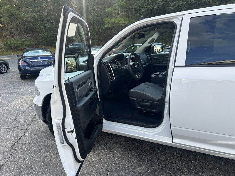 2022 Ram 1500 Classic SLT photo 7
