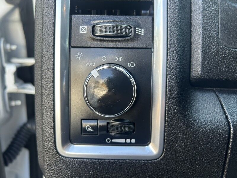 2022 Ram 1500 Classic SLT photo 10