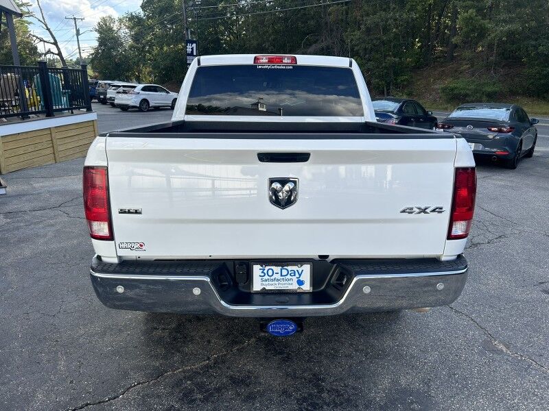 2022 Ram 1500 Classic SLT photo 4