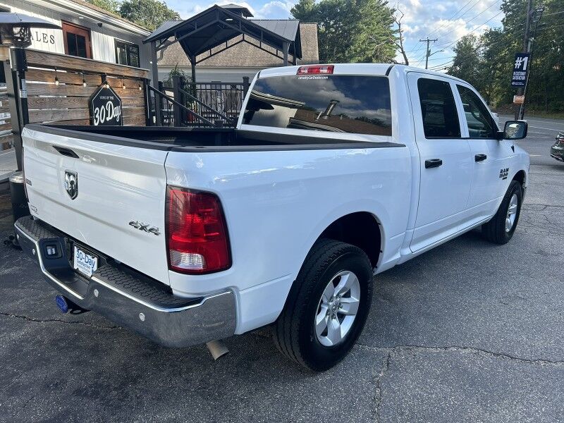 2022 Ram 1500 Classic SLT photo 5