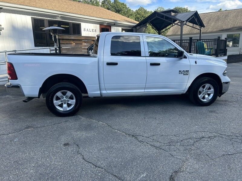 2022 Ram 1500 Classic SLT photo 6