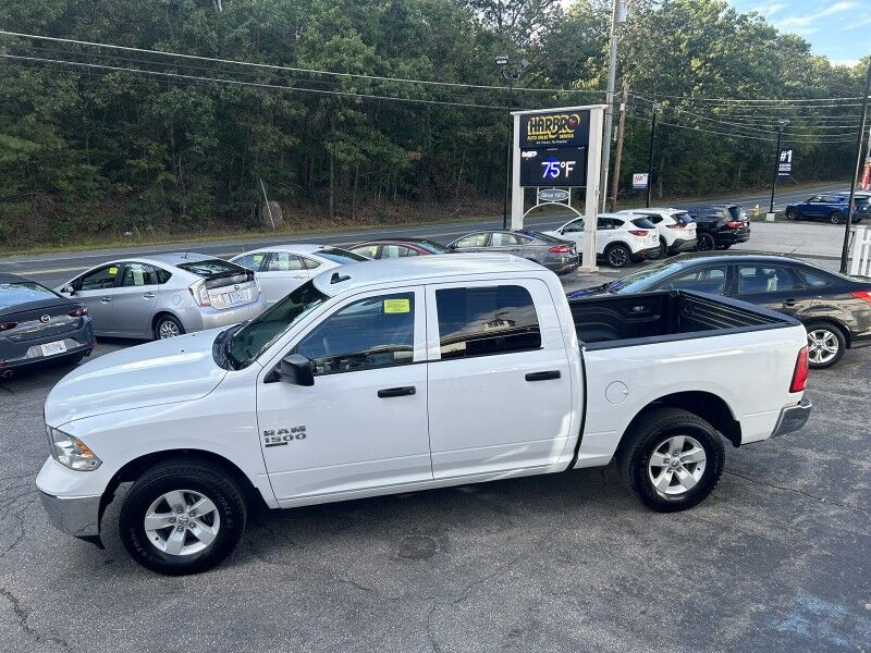 2022 Ram 1500 Classic SLT photo 2