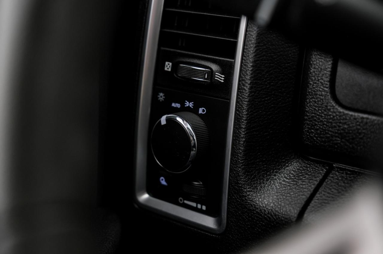 2022 Ram 1500 Classic SLT CREW CAB 4WD AUTOMATIC REAR CAMERA BLUETOOTH POWER DRIVER SE Carrollton TX