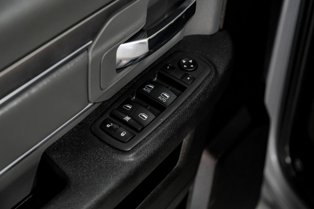 2022 Ram 1500 Classic SLT CREW CAB 4WD AUTOMATIC REAR CAMERA BLUETOOTH POWER DRIVER SE Carrollton TX