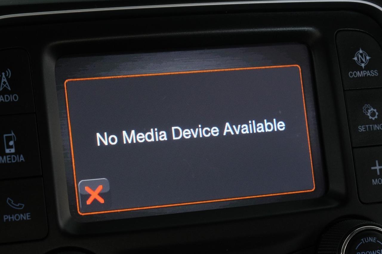 2022 Ram 1500 Classic SLT CREW CAB 4WD AUTOMATIC REAR CAMERA BLUETOOTH POWER DRIVER SE Carrollton TX