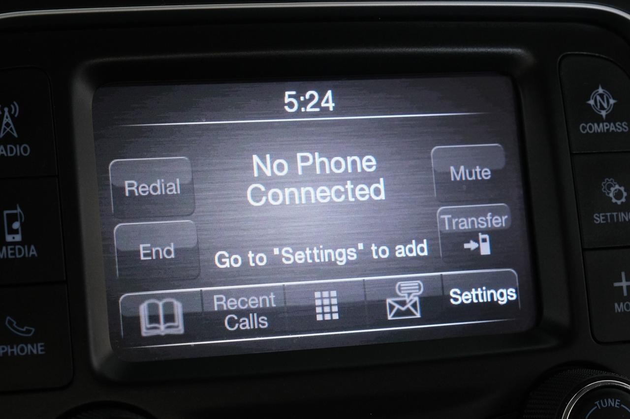 2022 Ram 1500 Classic SLT CREW CAB 4WD AUTOMATIC REAR CAMERA BLUETOOTH POWER DRIVER SE Carrollton TX